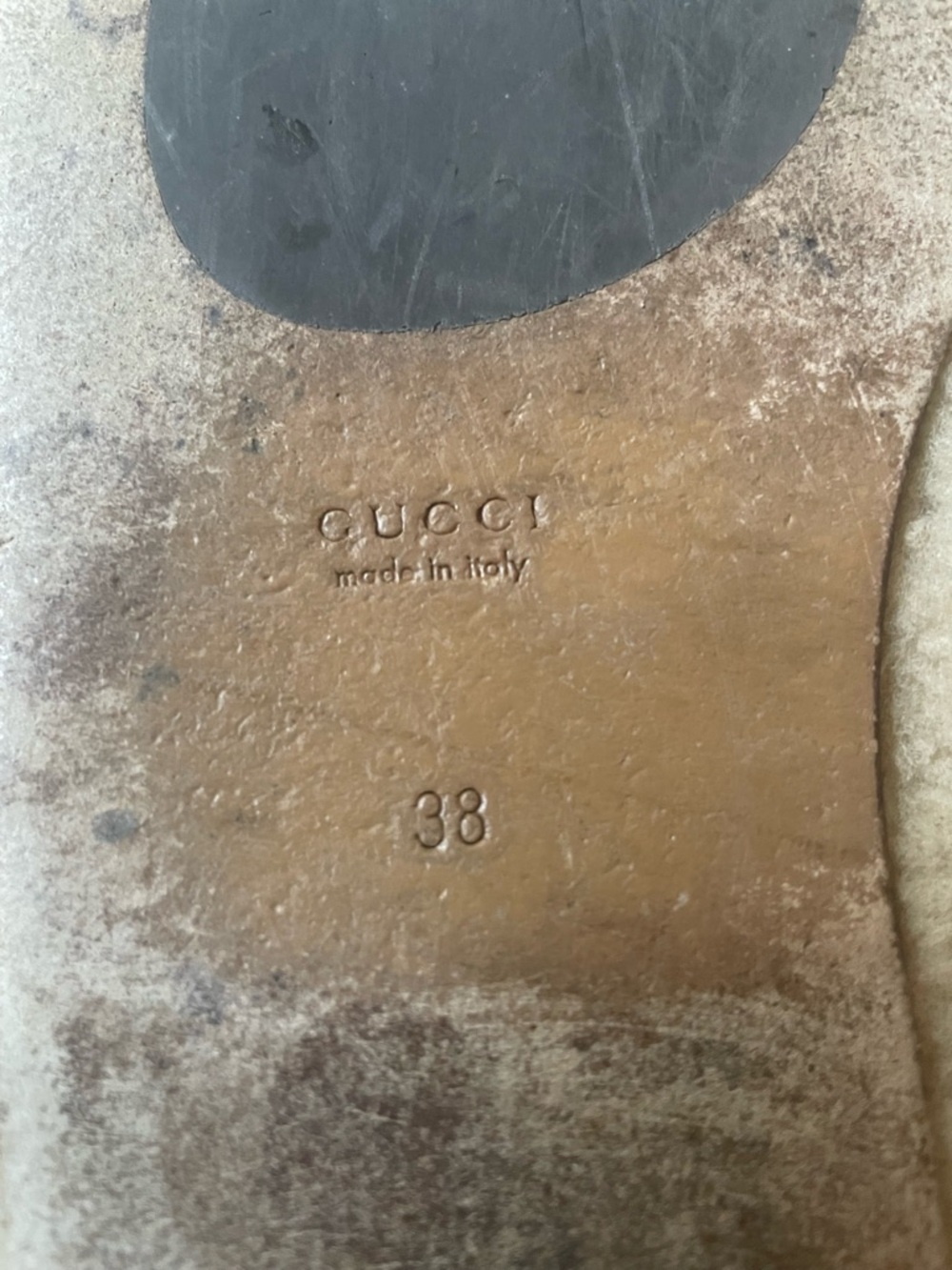 Gucci Beige Shearling Logo Slide Shearling Slippers, Size 38 - Picture 7 of 11